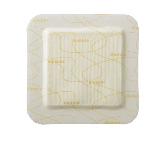 MEDICAZIONE BIATAIN IN SCHIUMA DI POLIURETANO CON BORDO ADESIVO IN SILICONE 10X10 CM 10 PEZZI - doctorpill.it